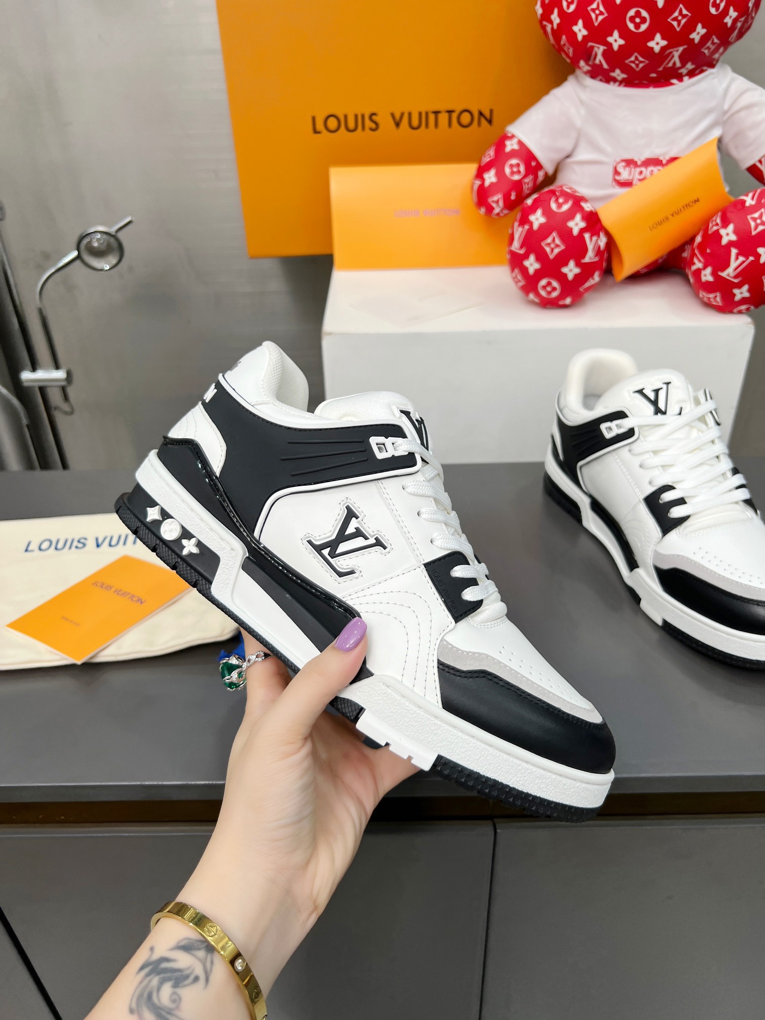 LV TRAINER