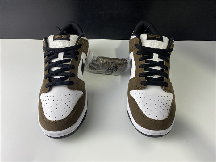 NK SB Dunk Low White Black Trail End Brown 304292-102