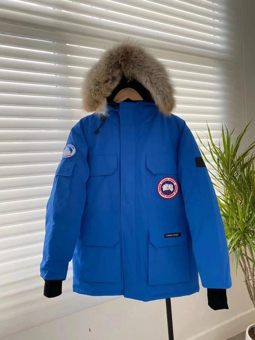 【Canada Goose】Perfect for cold winters☆For women and men☆Popular Expedition Parka☆Down Jacket Available in 7 Colors