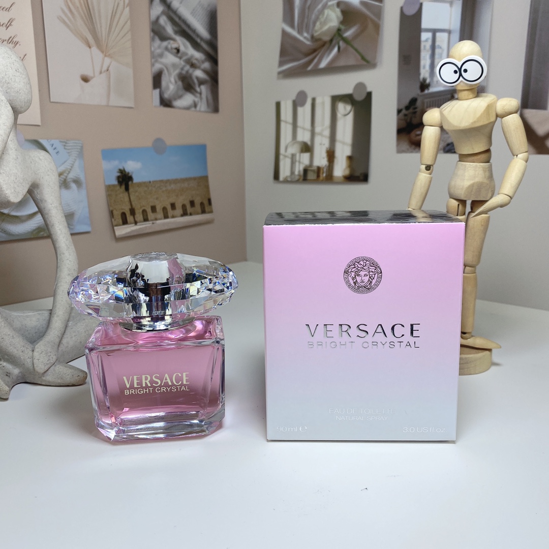 X76：Versace Bright Crystal Eau de Toilette 90ml