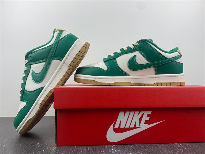 NK Dunk Low Malachite University Gold FB7173-131