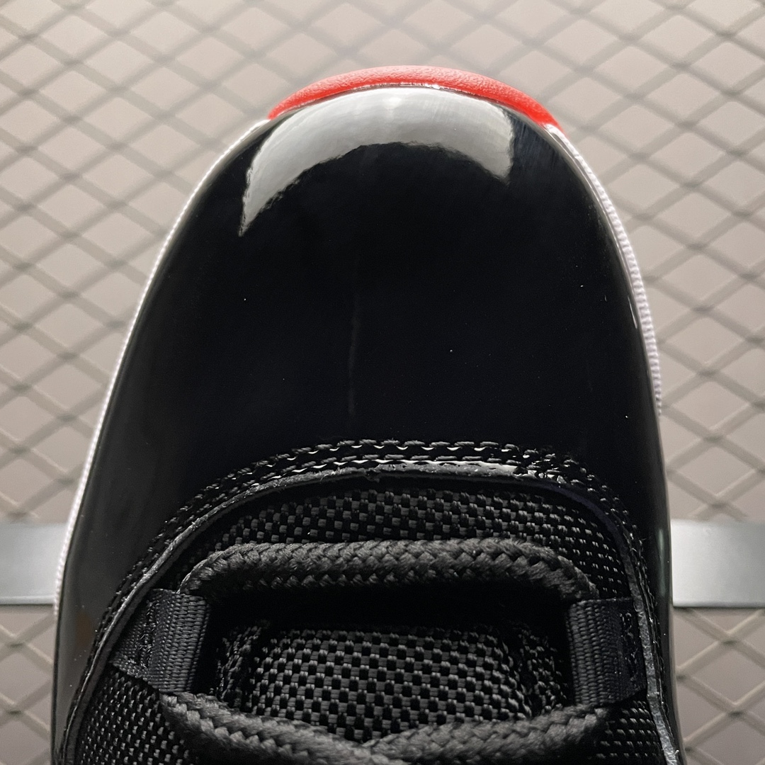 JRD 11 Retro Playoffs Bred 378038-061