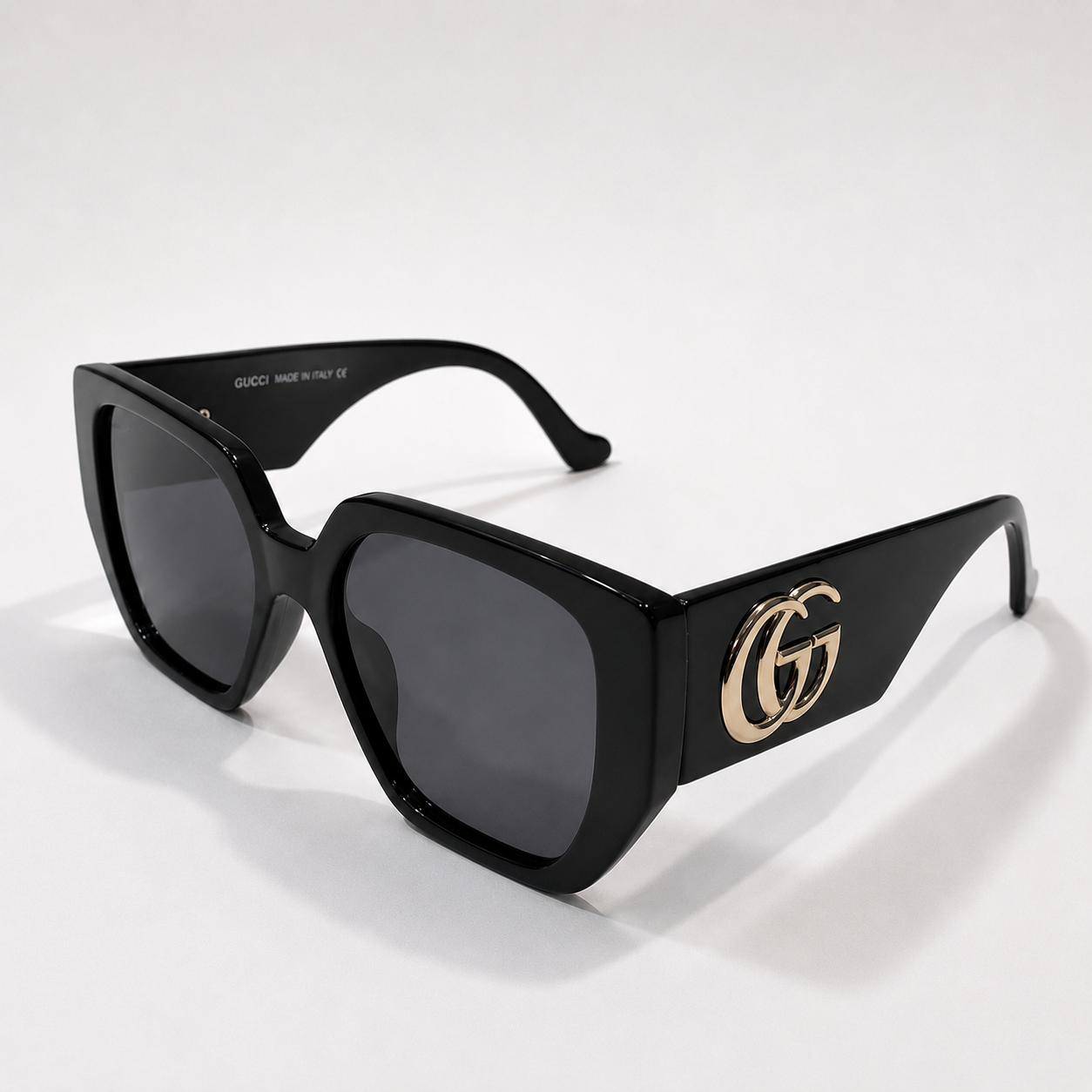 G01：Gucci Double G Wide Temple Square Sunglasses