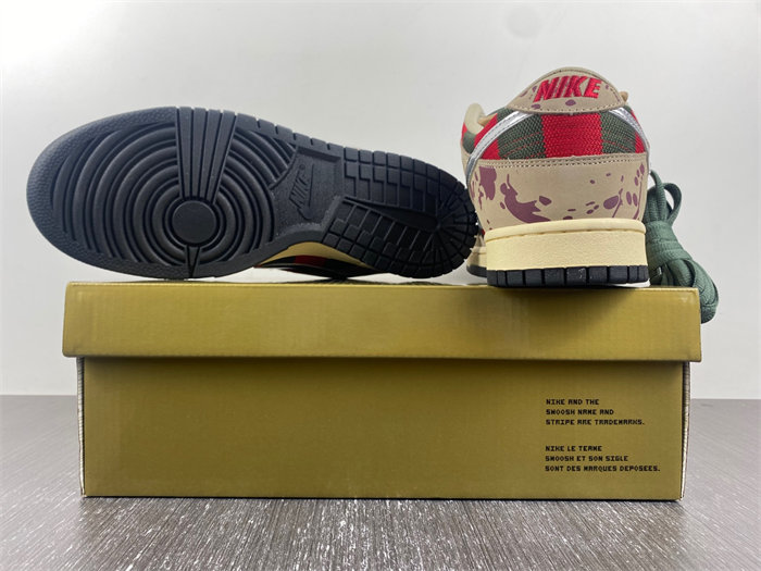 NK SB Dunk Low Freddy Krueger 313170-202