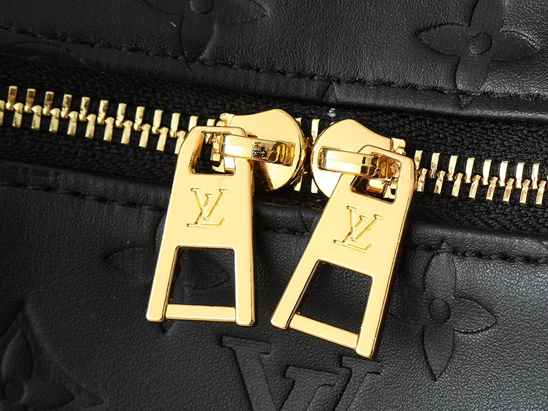 Black Leather 15.0″x13.0″x3.9″ Chains Handbag with Adjustable Strap BB-921523