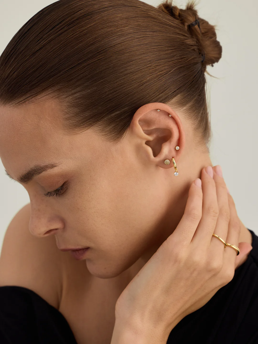 Round Sapphire Studs