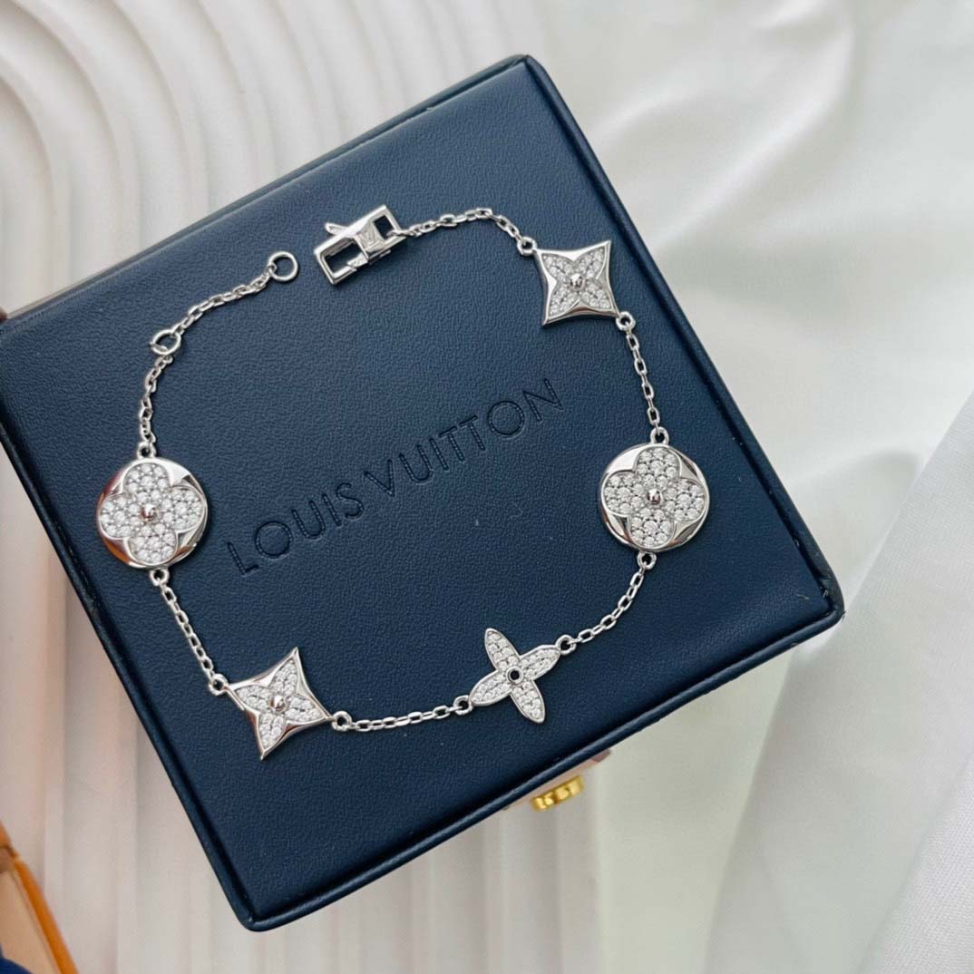Fashion Diamond Flowers Bracelet VVSL-9110068