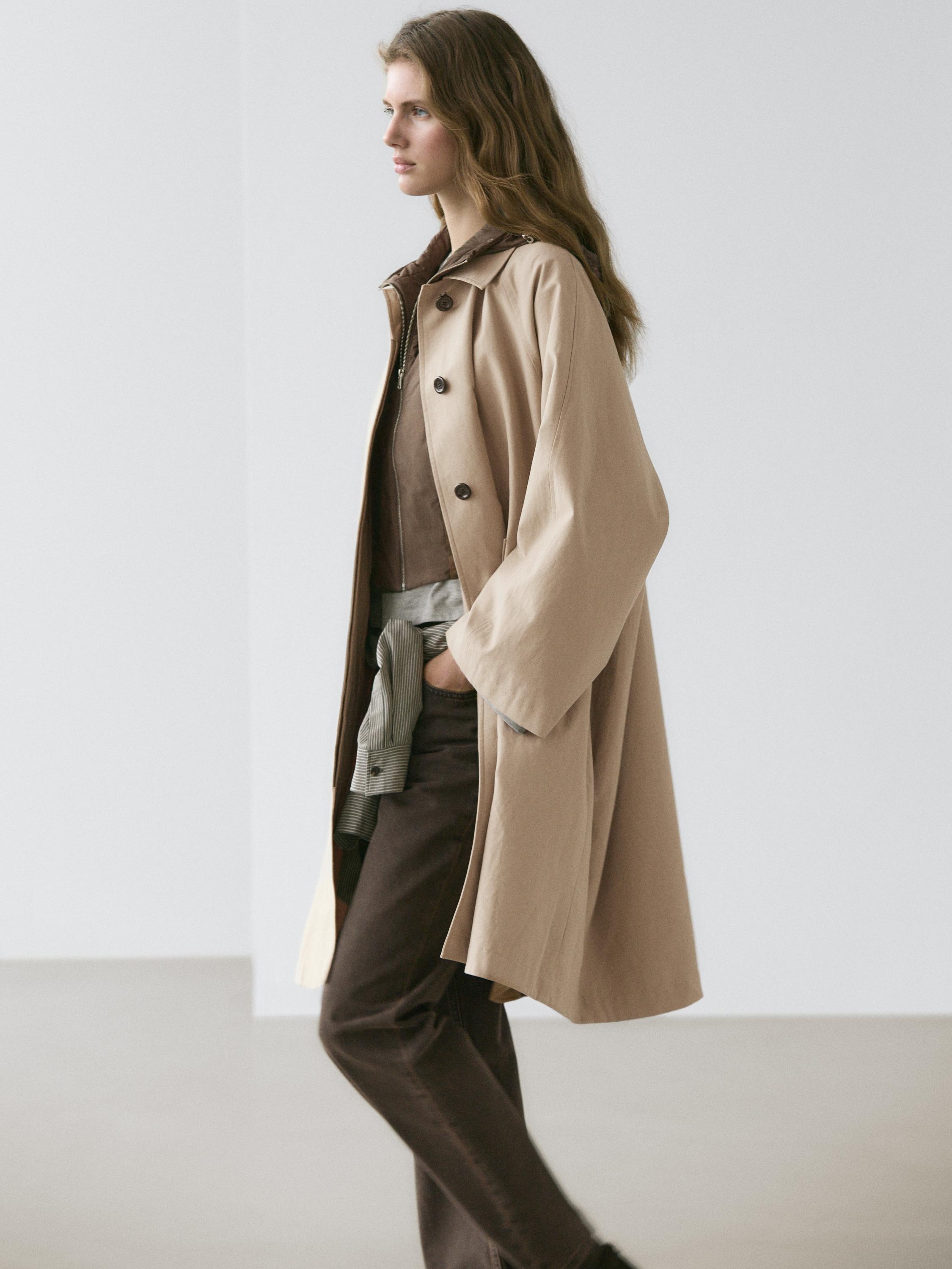 Trench capa con capucha