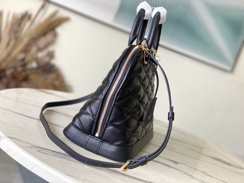 LV Handbag 32x25x16cm