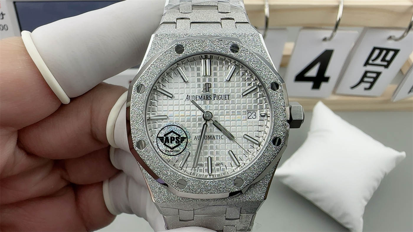 AP 15400 Frosted Gold Replica – APS Factory Royal Oak 41mm