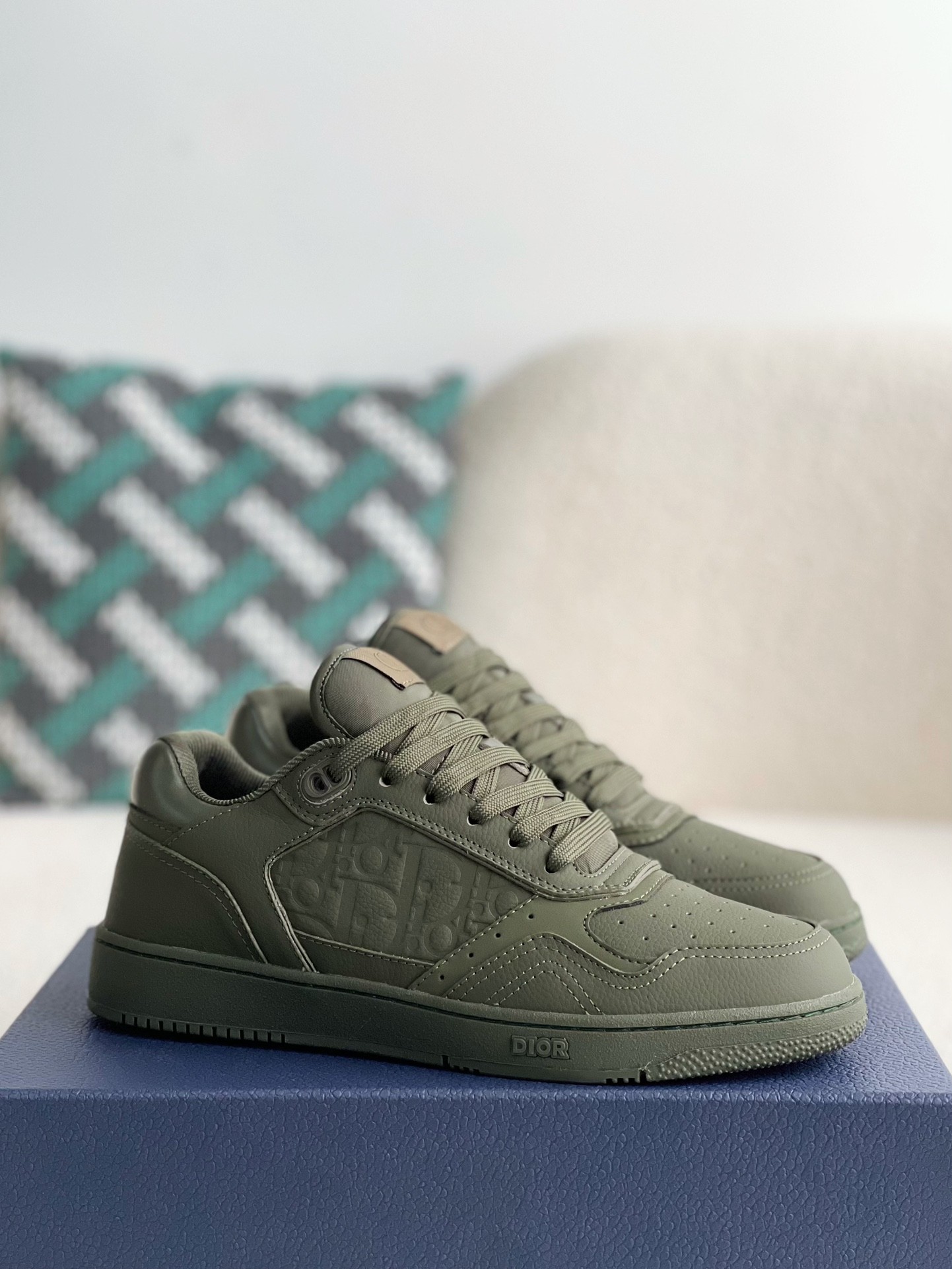 DR B27 Oblique Sneakers