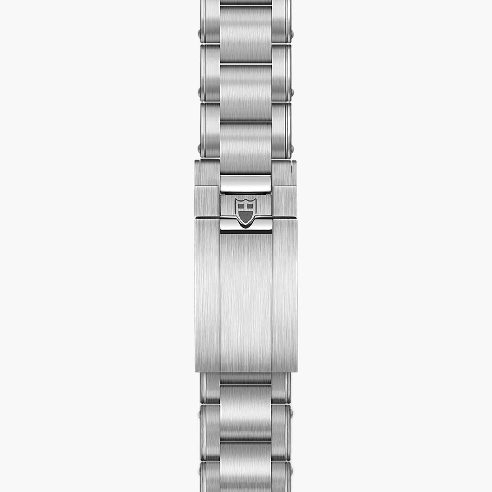 TUDOR Black Bay Pro