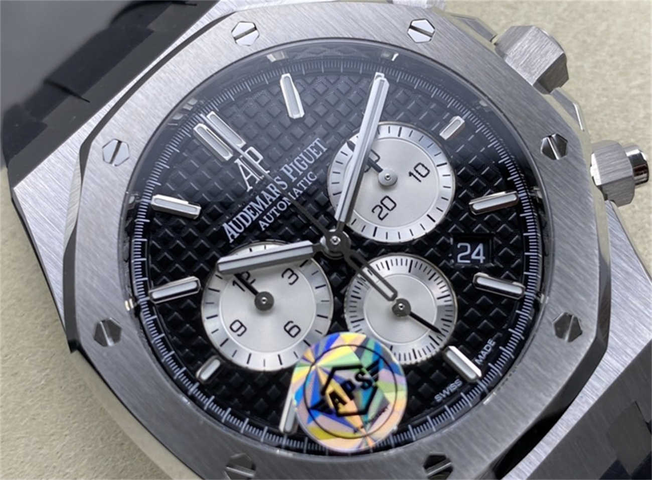 AP 26331 Replica (APS Factory) – Black Dial & Rubber Strap Edition