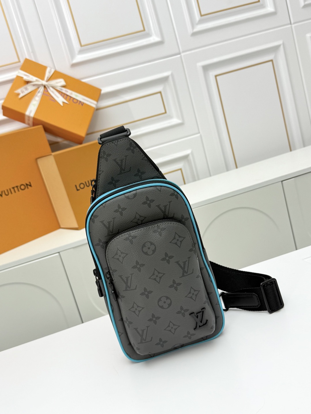LV Avenue Monogram Macassar M11703  Size:16*33*5.7CM