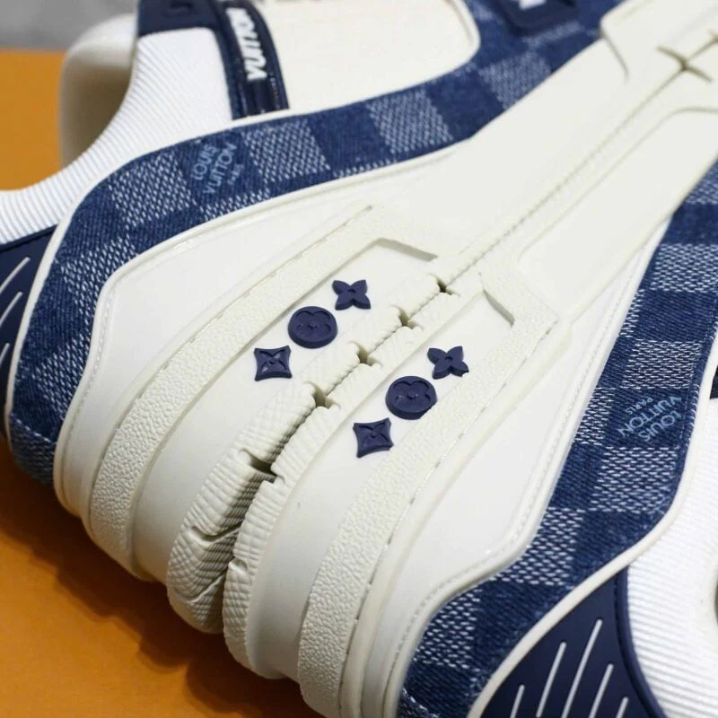 LV  Trainer Sneaker