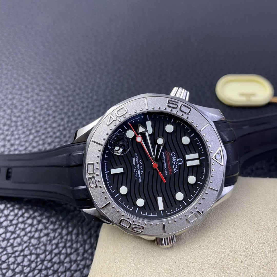 VSF Seamaster 300M Grey Dial Replica – 42mm Stainless Steel Diver Watch