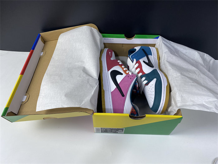 NK Dunk SB Low Pro QS Parra DH7695-100