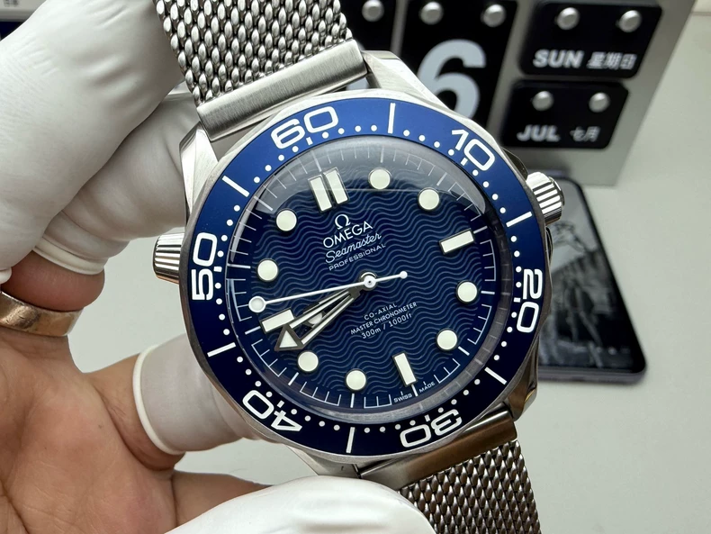 Omega Seamaster Diver 007 42mm