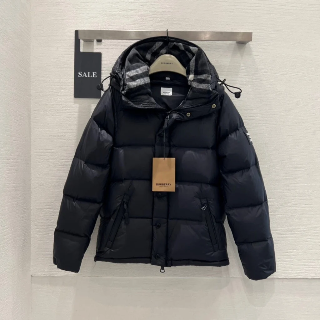 【Burberry】Very Popular☆Down Jacket☆HALSBY Men's Down Jacket