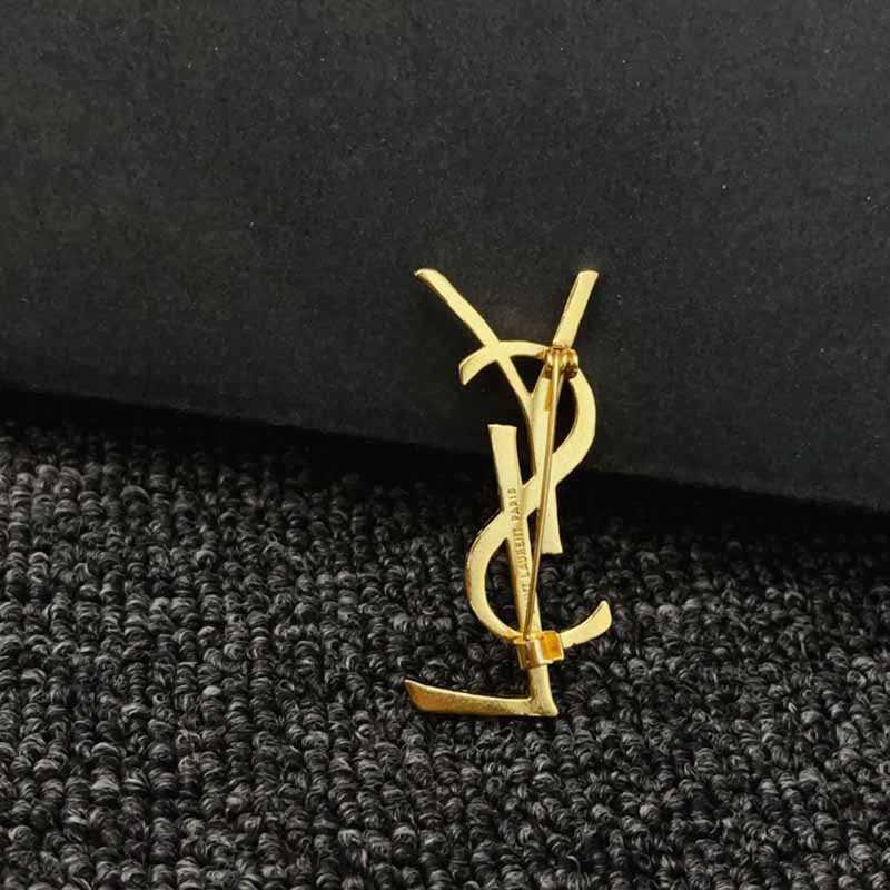 New Golden Letters Brooch QTXZ-9110011