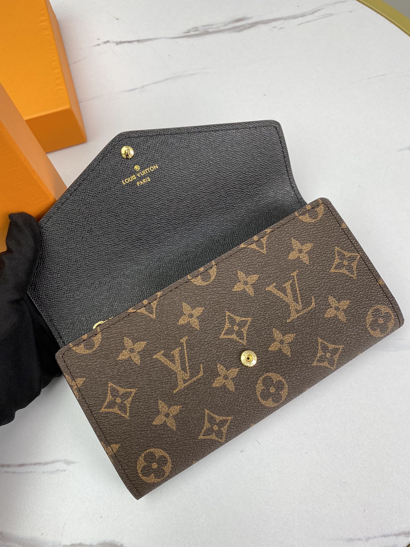 Long wallet 7.5″x4.1″x1″ BB-918000312