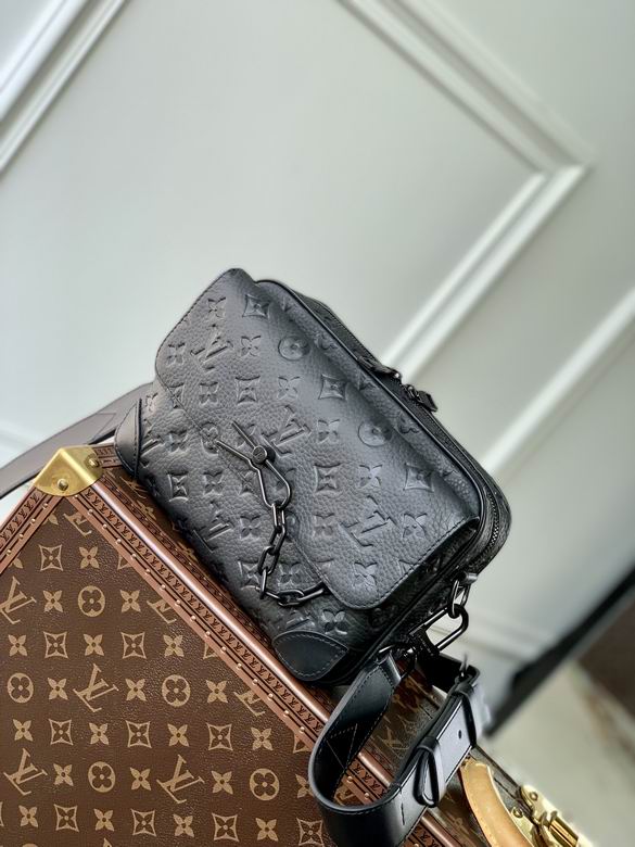 LV  Messenger Bags