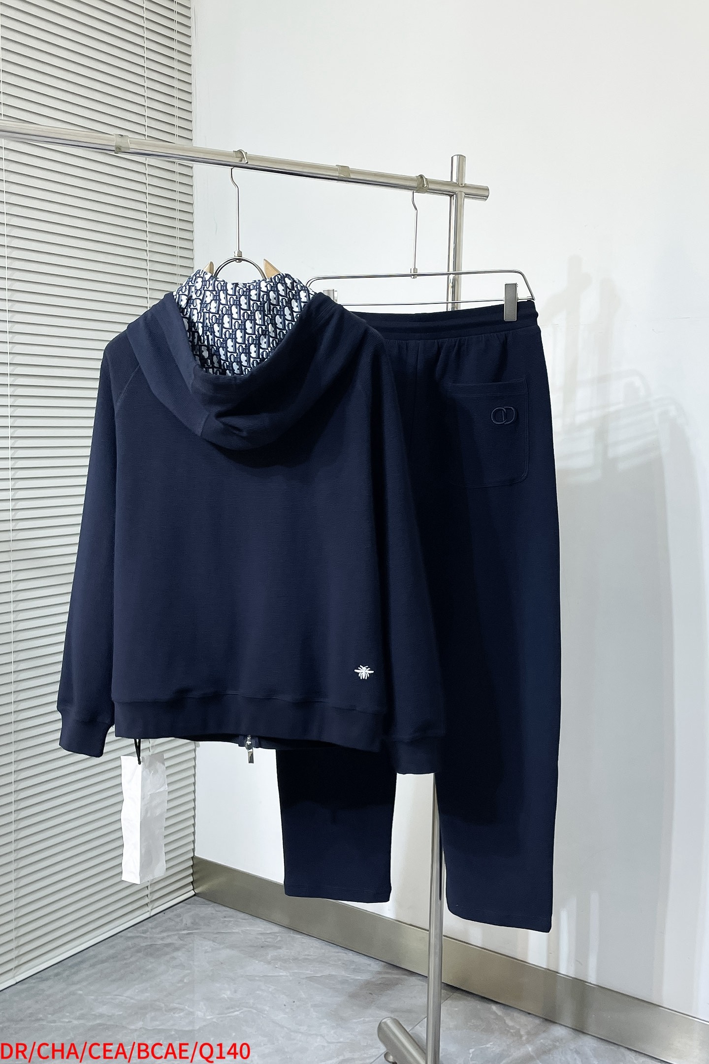 DR Long-sleeved two-piece suit