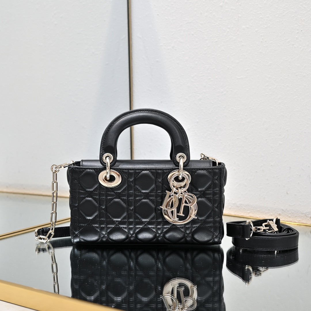 DR Shoulder bag 22x12x6cm