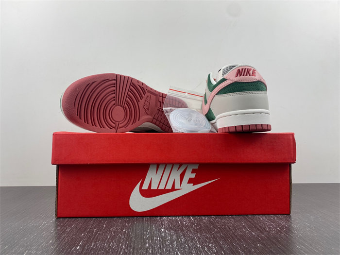 NK Dunk Low SE All Petals United Fir Green FN8923-061