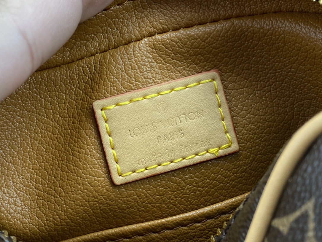 Woman’s Handbag 7.9″x5.9″x3.9″ BB-9180001000744