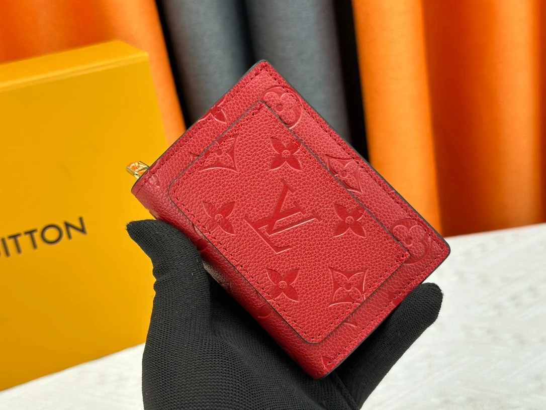 【Louis Vuitton】Beautiful embossed compact wallet, limited edition spring colors