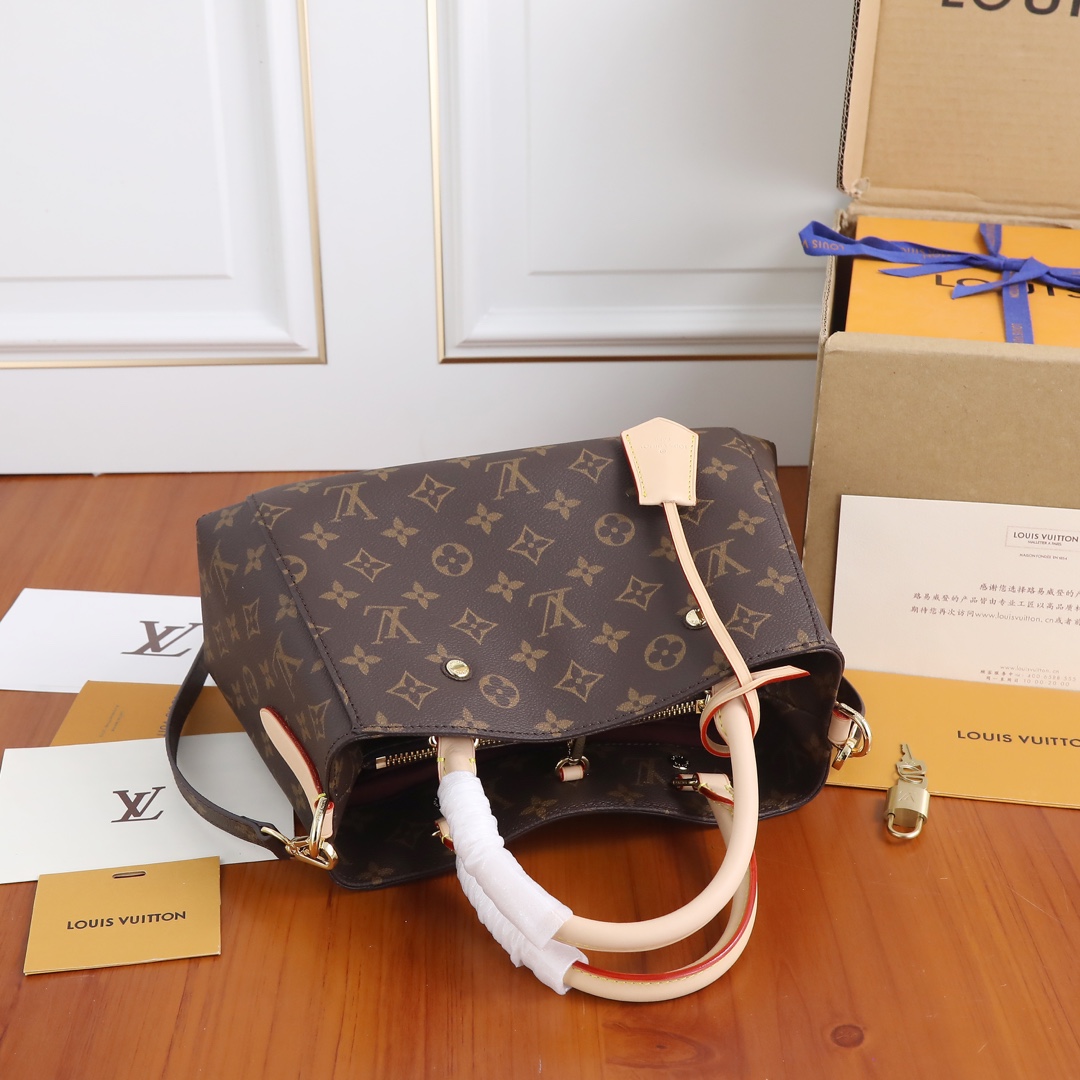 Woman’s Handbag with straps 11.4″x7.9″x5.1″ BB-9180001000111