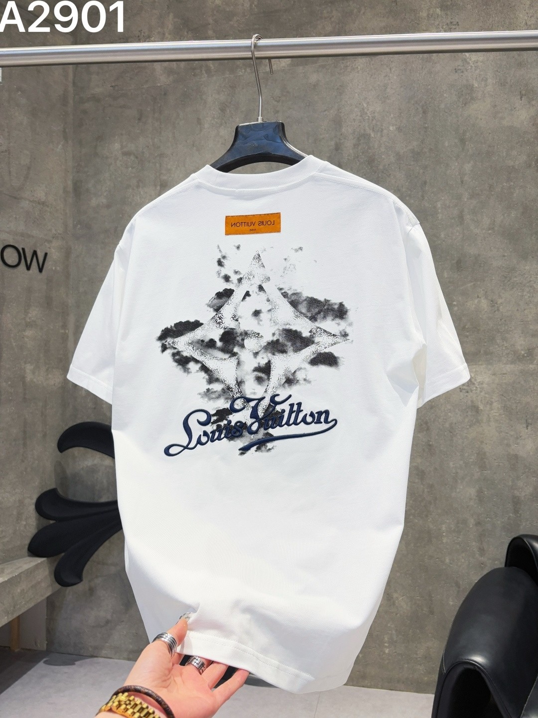 LV T-shirt（Multiple colors）