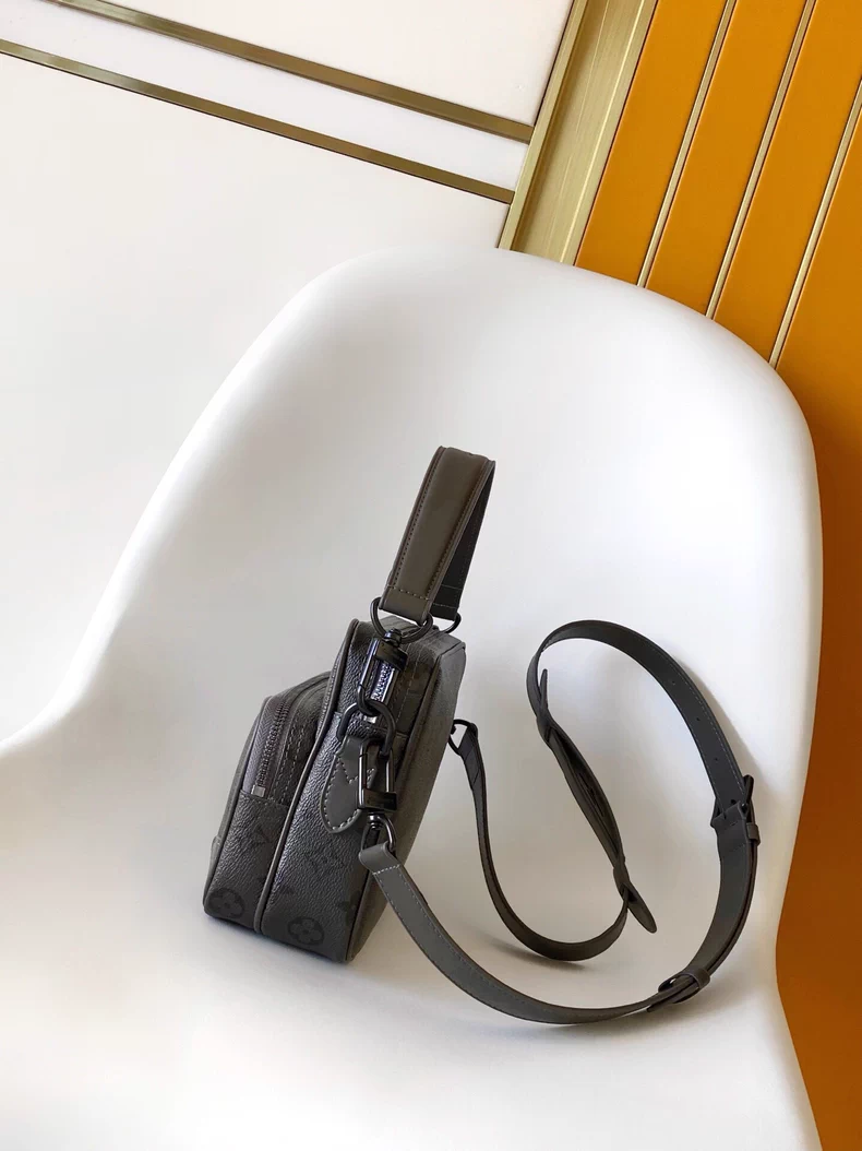 LOUIS VUITTON M26783 Nil