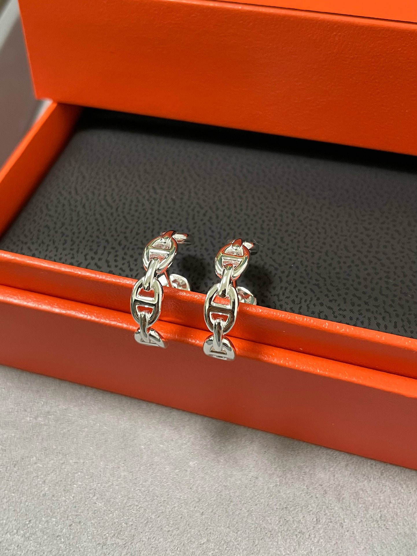Classic Half around Earrings HHED-911001