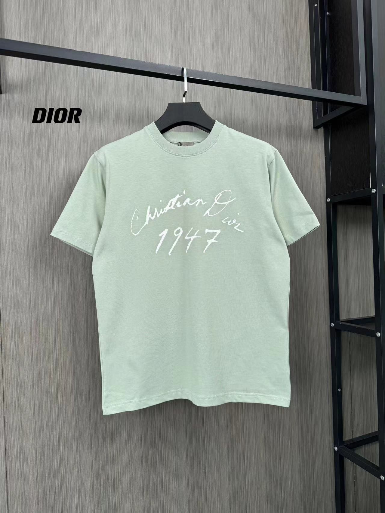 DR flocked letter print short sleeve