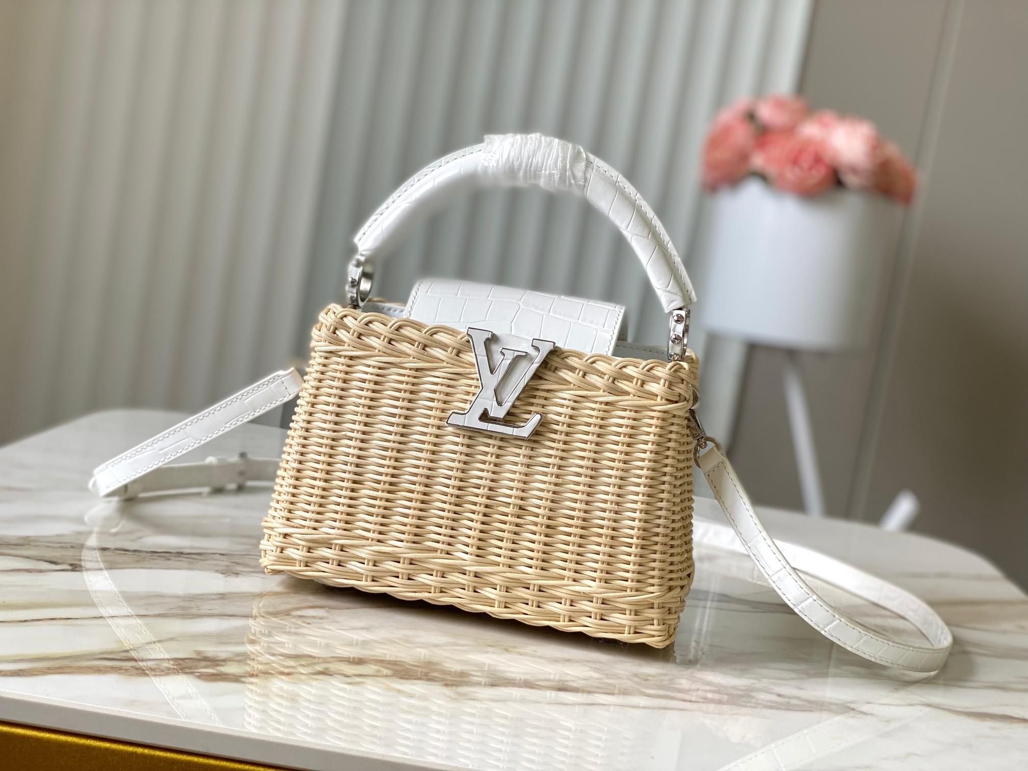 LV Capucines bag 21x14x8cm
