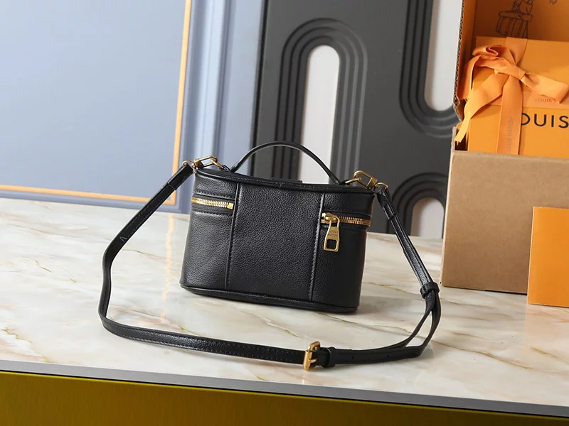 Fashion 3Colors 7.5″x4.7″x2.2″ Genuine Leather Handbag with Adjustable straps and lock BB-9211023