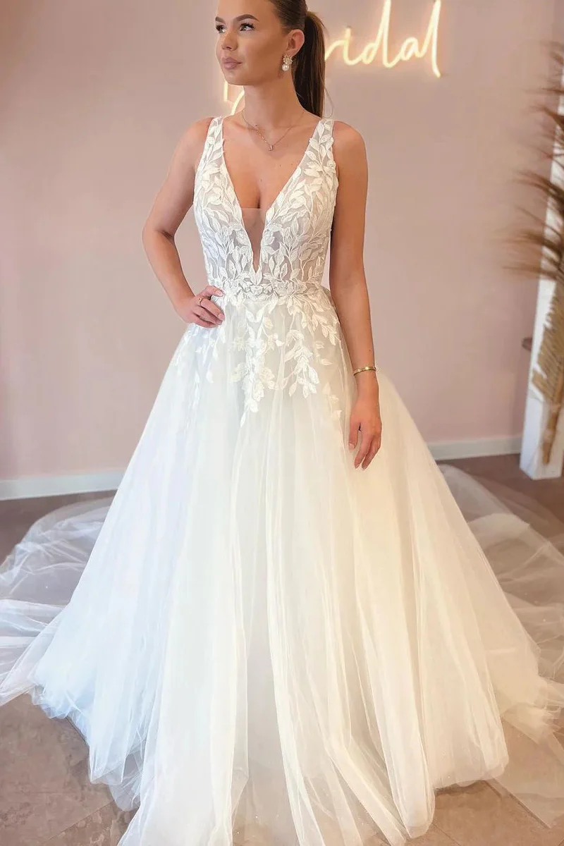 Elegant A Line V Neck Tulle Wedding Dress with Appliques