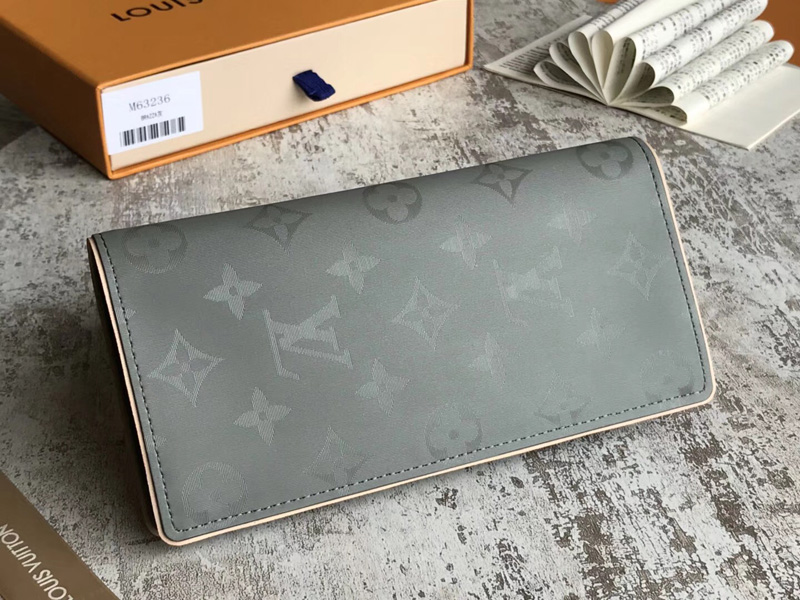 【日本未入荷】LOUIS VUITTON（ルイヴィトン）『モノグラム チタニウム ポルトフォイユ ブラザ』 二つ折り長財布
