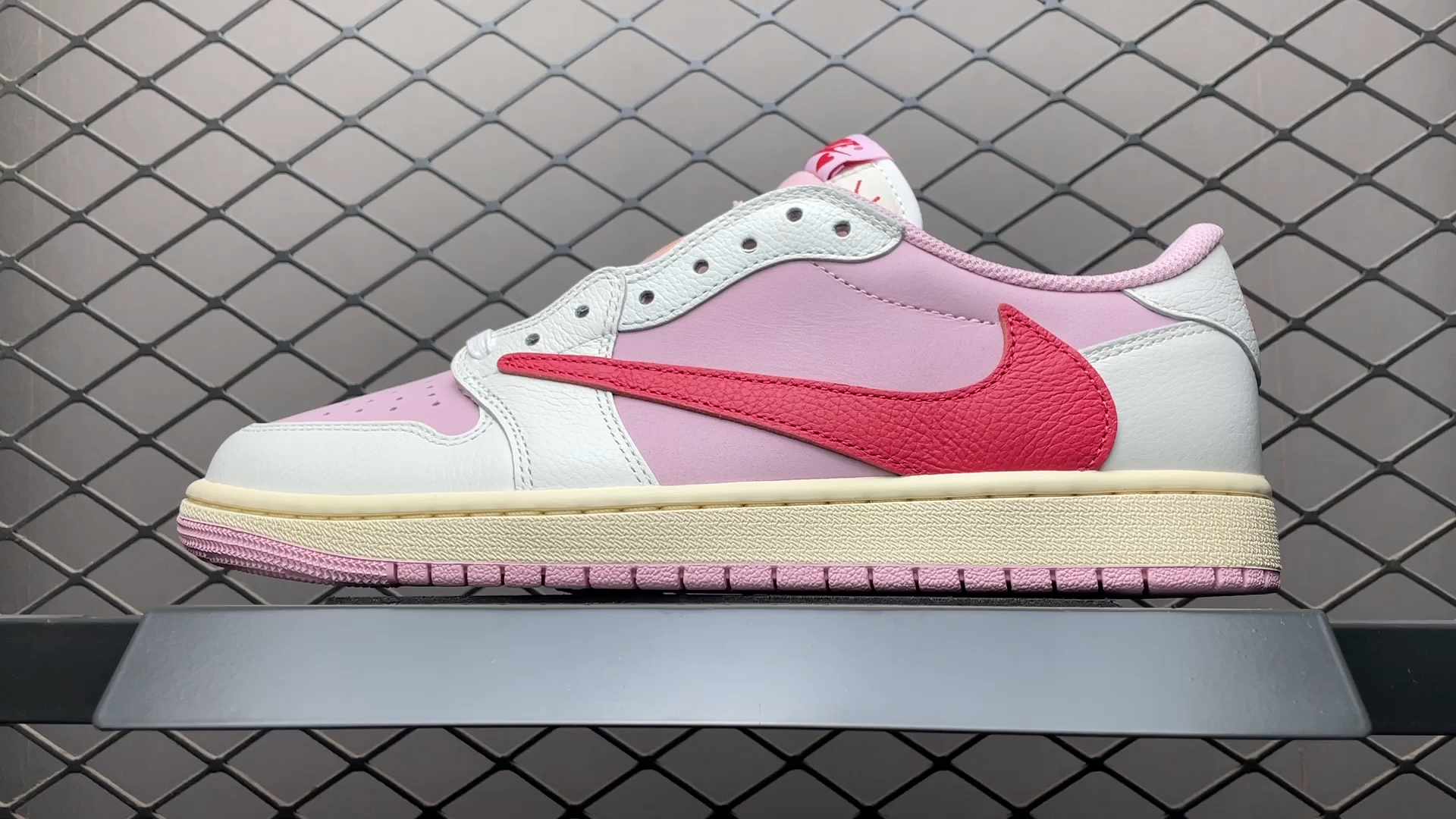 Travis Scott x Air  1 Low OG “SailTropical Pink