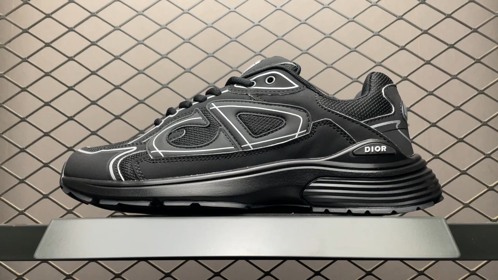 DR NEW ARRIVAL B30 Clunky Sneaker