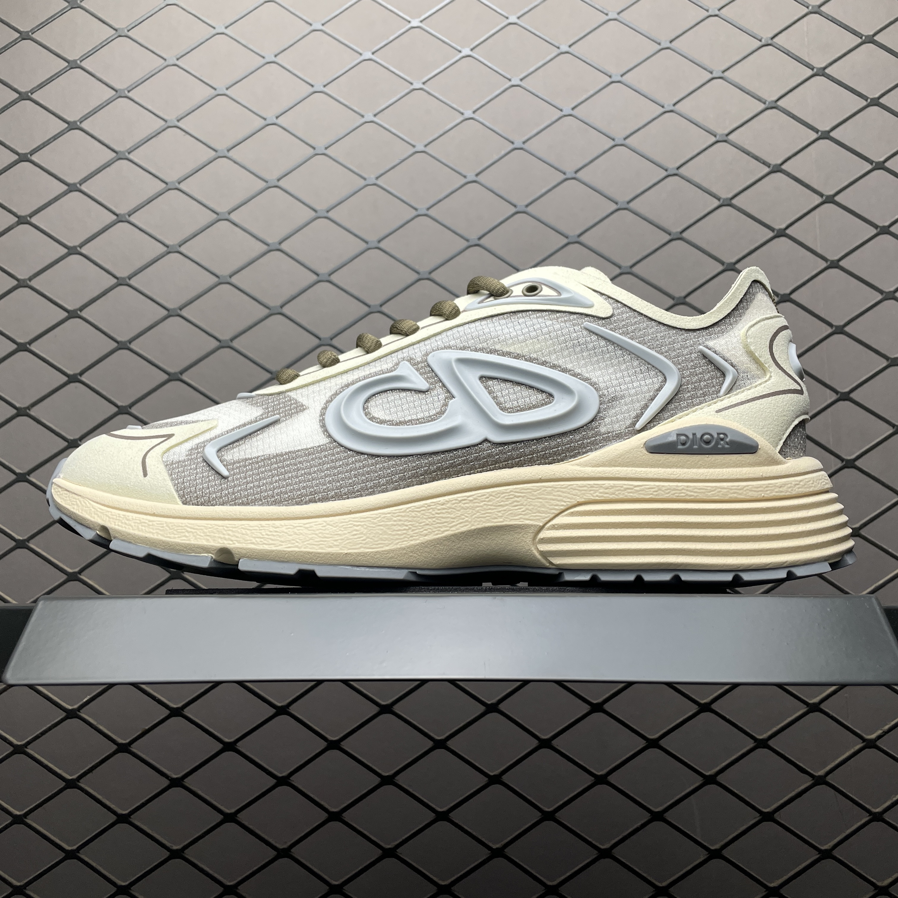 DR B30 Sneakers