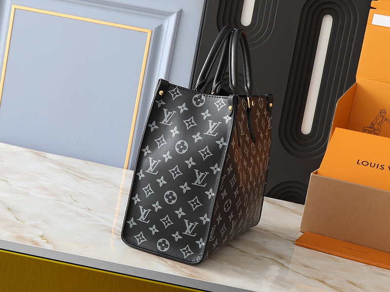 Fashion Big: 13.8″x10.6″x5.5″ Small: 9.8″x7.5″x4.5″ Strap Leather Totebag BB-921549