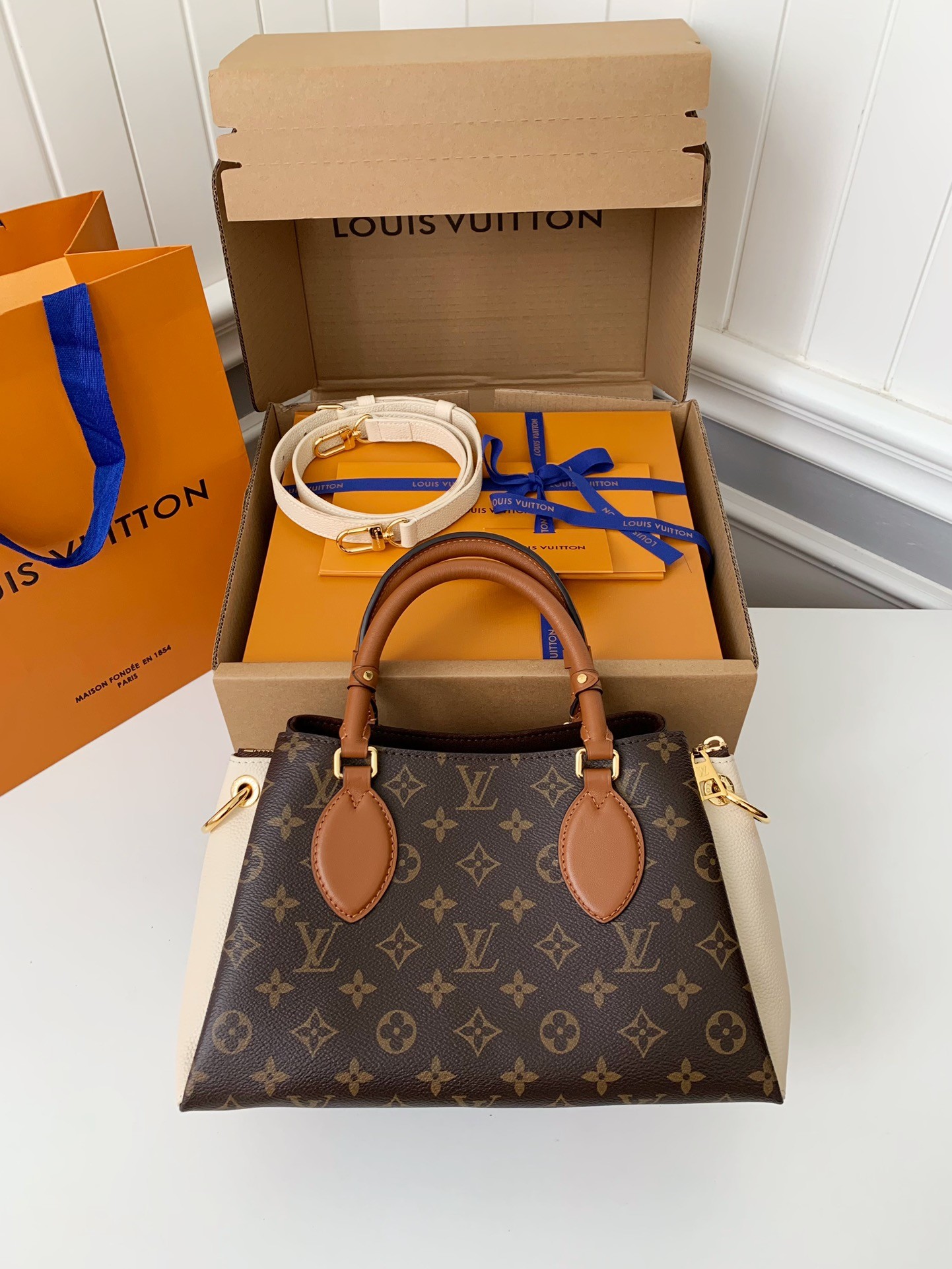LV VENDOME  26*18*15cm