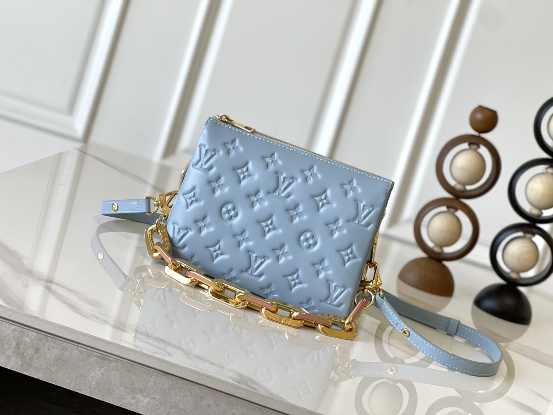 LV Coussin BB M24338 20x16x12cm