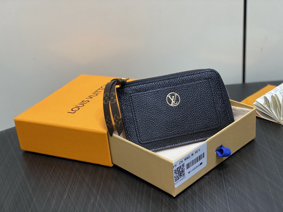 LV CARD HOLDER
