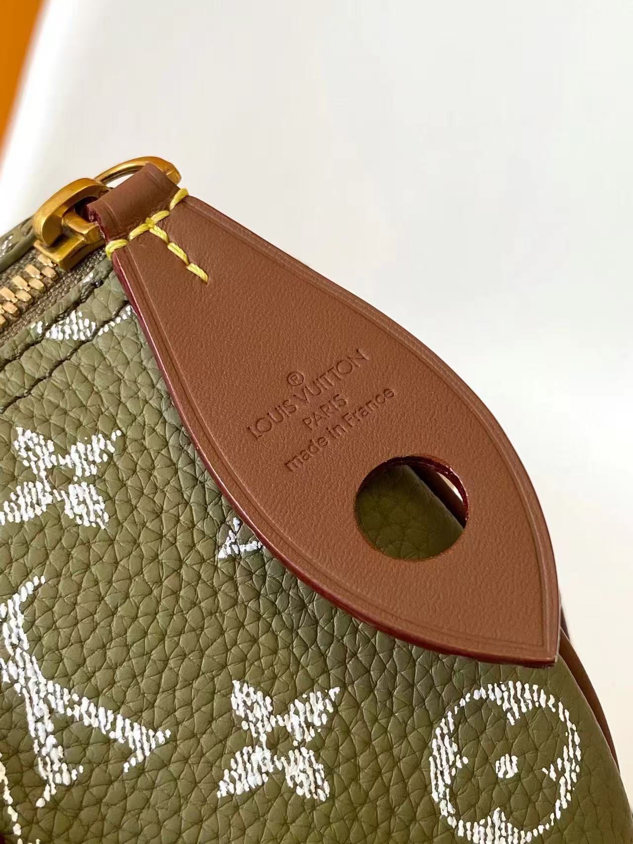 LV M15241  Bandouliere 2025 25*15*15CM