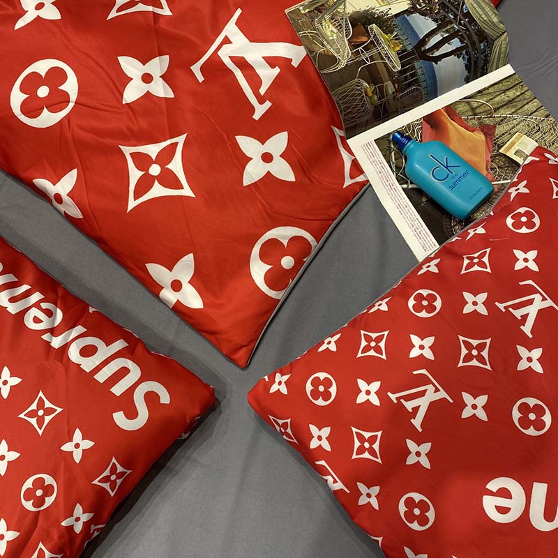 Fashion Pure Silk Digital Red Bedding Sets(1 Quilt,1 Sham,1 pillow cases)SJT-986050