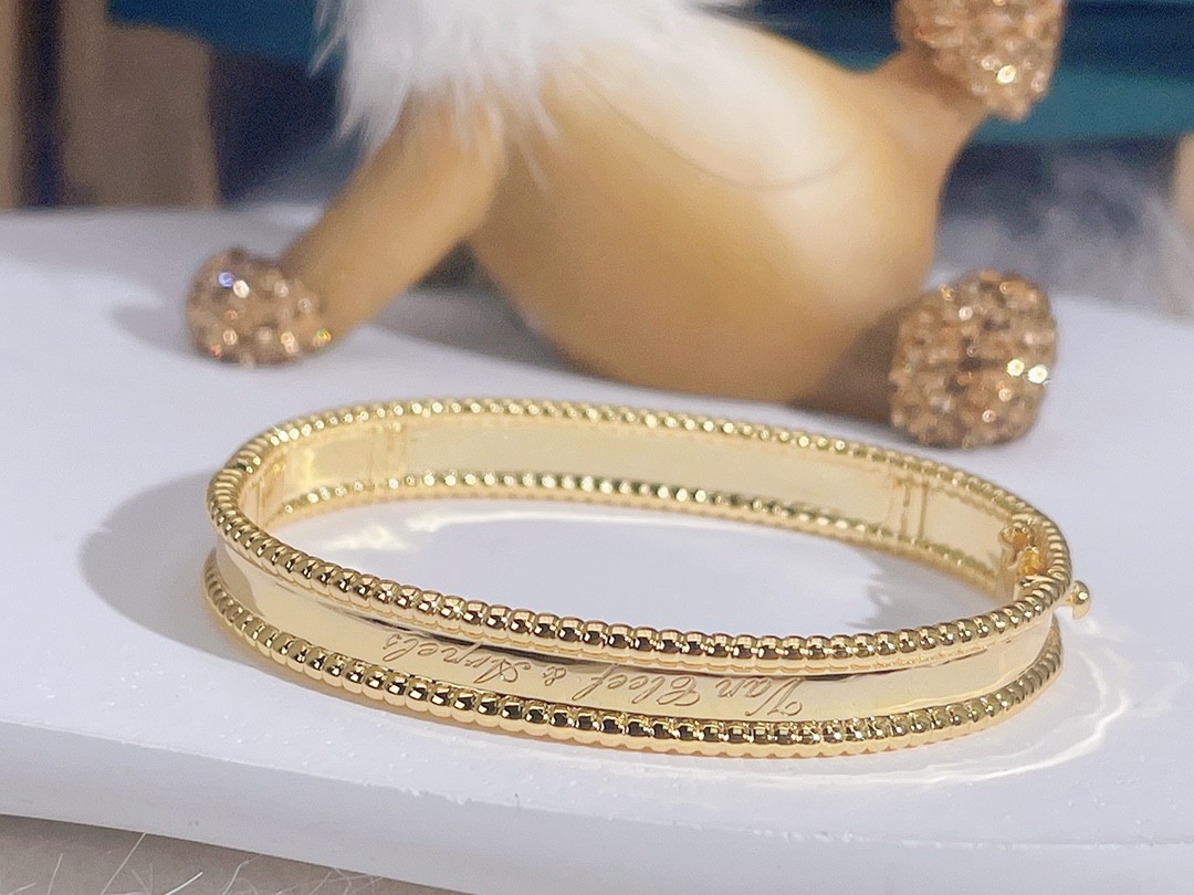 VCA Bracelets（Multiple colors）